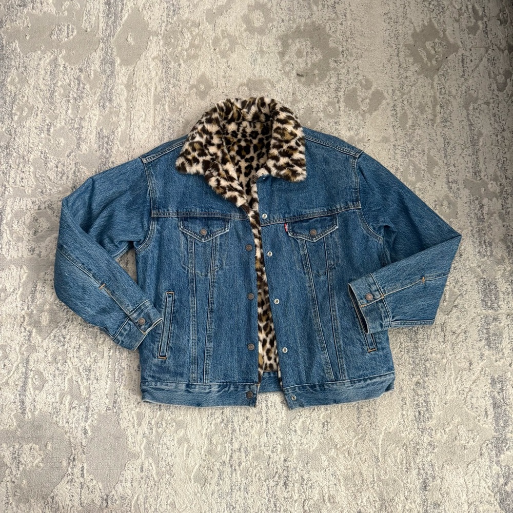 Levi's Denim Jacket with Leopard Print Lining